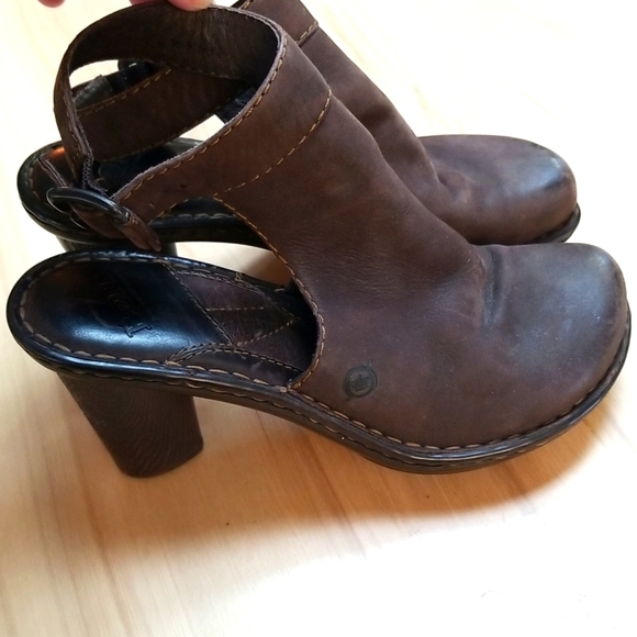 Born handcrafted footwear brown leather upper with closed toe open back heal - Picture 4 of 10
